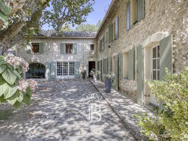 Vente Maison 13 pièces 500 m2 Vacqueyras