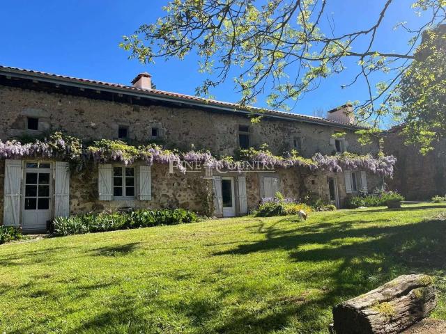Vente maison 14 pièces Mazerolles 16