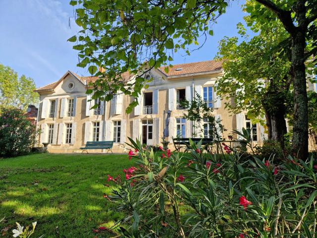Vente maison 14 pièces Montbron 16