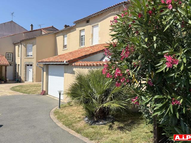 Vente maison 14 pièces La Châtaigneraie 85