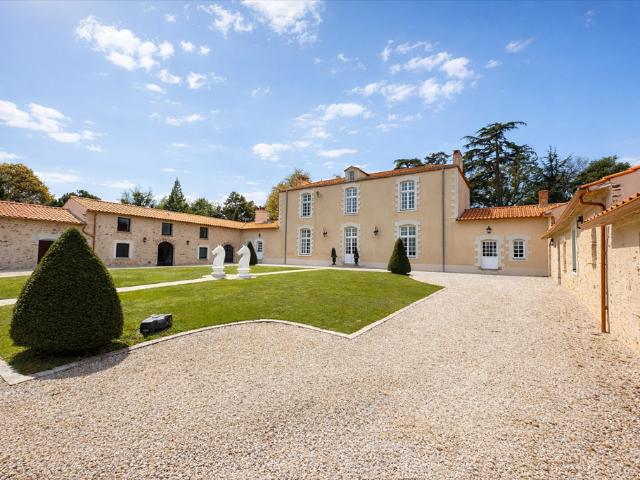 Vente maison 14 pièces Le Loroux Bottereau 44