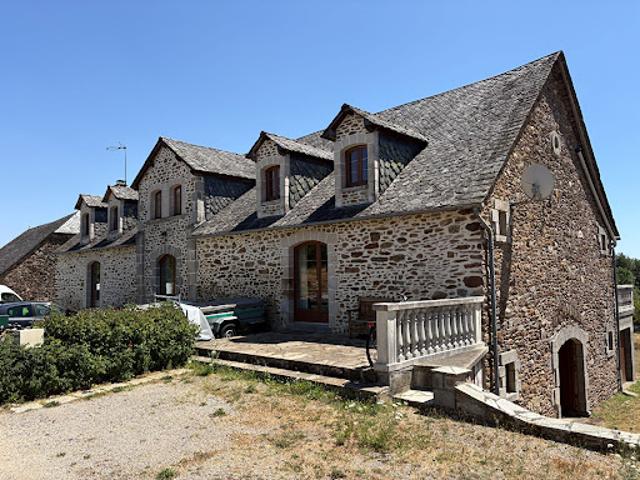 Vente Maison 14 pièces 312 m2 Soursac
