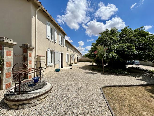 Vente Maison 14 pièces 338.1 m2 Loubigné