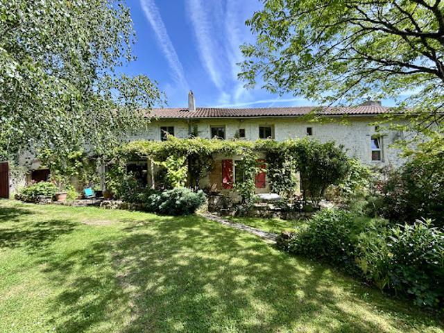 Vente Maison 14 pièces 413.17 m2 Limalonges