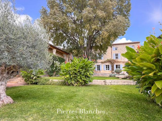Vente Maison 14 pièces 540 m2 Nimes