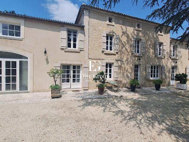 Vente Maison 14 pièces 512 m2 Bellevigne