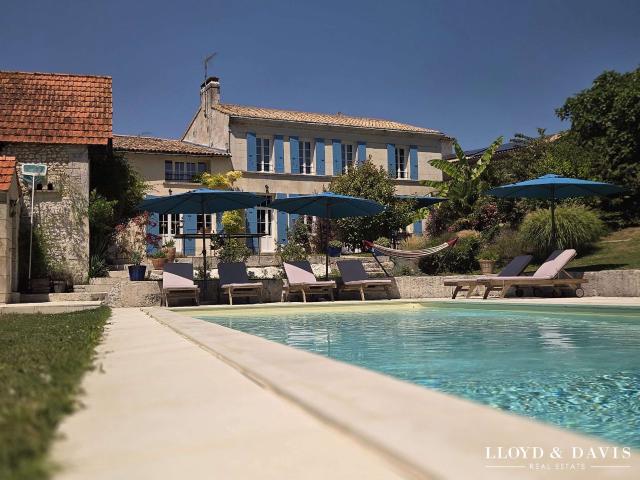 Vente maison 15 pièces Chenac Saint Seurin d'Uzet 17