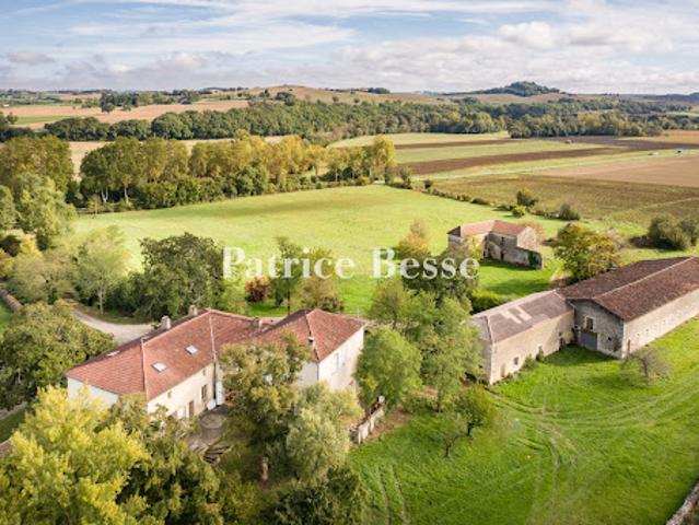 Vente Maison 15 pièces 1120 m2 Valence sur baise