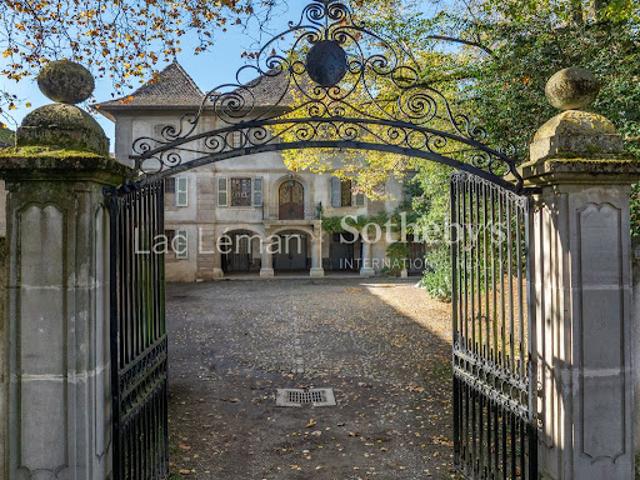 Vente Maison 15 pièces 1131 m2 Douvaine