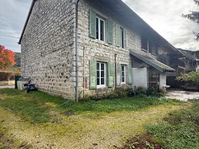 Vente Maison 15 pièces 239 m2 Simandre sur Suran