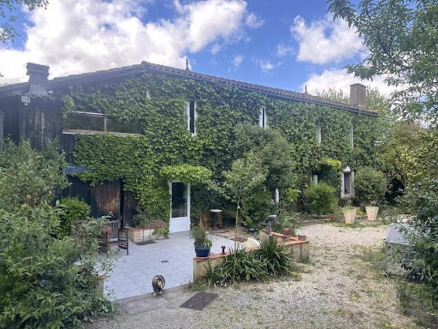 Vente Maison 15 pièces 300 m2 Aillas