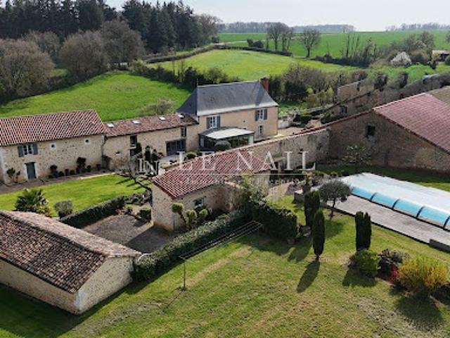 Vente Maison 15 pièces 320 m2 Poitiers
