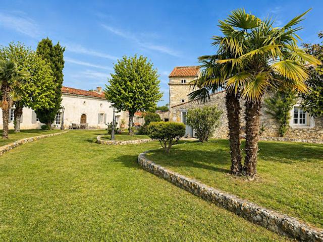 Vente Maison 15 pièces 408 m2 Rochefort