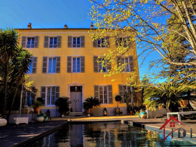 Vente maison 16 pièces La Crau 83