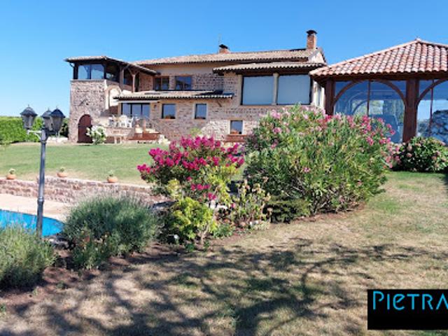 Vente Maison 16 pièces 450 m2 Saint Amour Bellevue