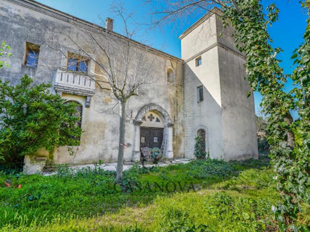Vente Maison 16 pièces 450 m2 Saint Gilles