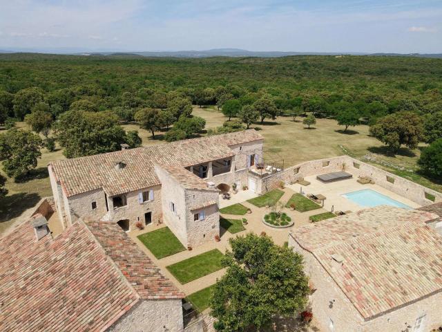 Vente maison 17 pièces Goudargues 30