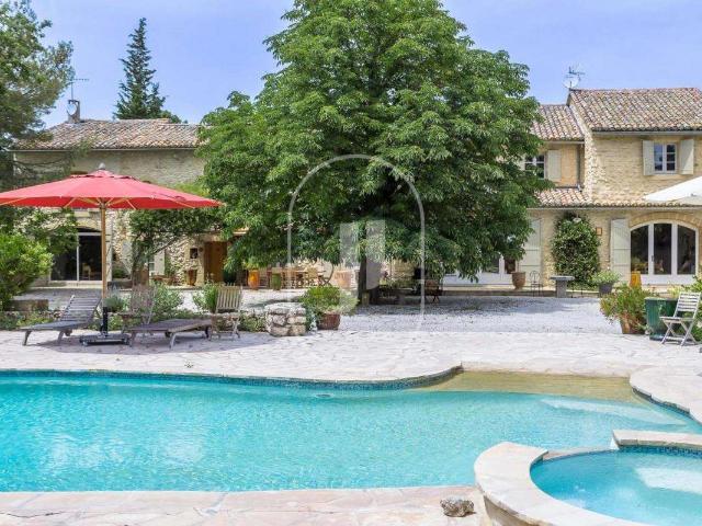Vente maison 17 pièces L'Isle sur la Sorgue 84