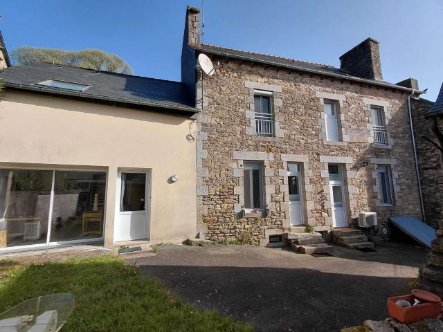 Vente maison 17 pièces Saint Nicolas du Pélem 22