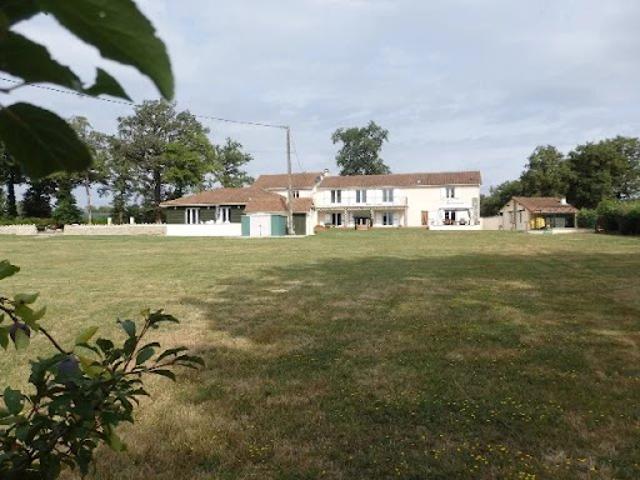 Vente Maison 17 pièces 377 m2 Le Dorat