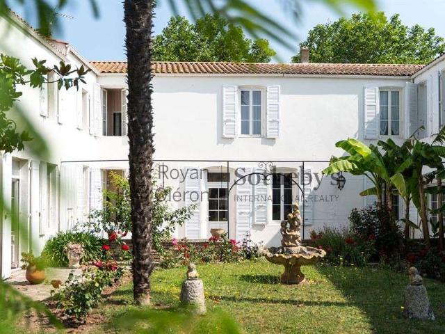 Vente maison 18 pièces Le Château d'Oléron 17