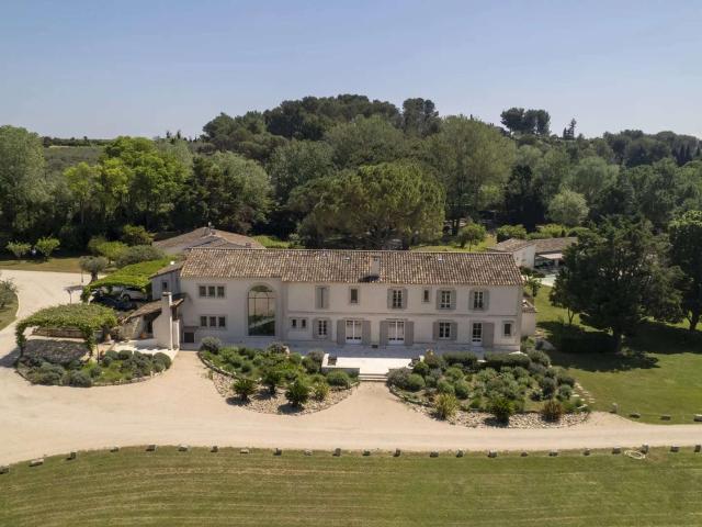 Vente maison 18 pièces Raphele les arles 13