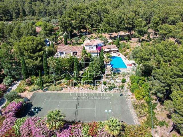 Vente maison 18 pièces Saint Cyr sur Mer 83