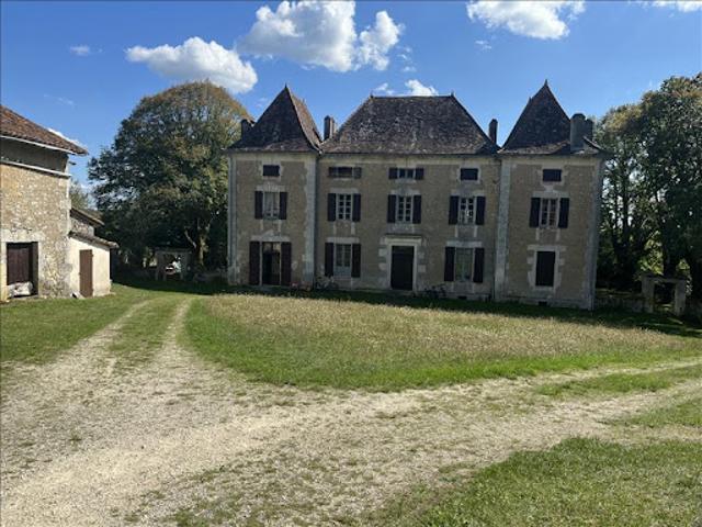 Vente Maison 18 pièces 587 m2 Varaignes