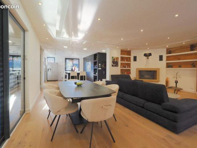 Vente | Maison | 197 m² | Sillingy | Terrasse · Jardin · Piscine
