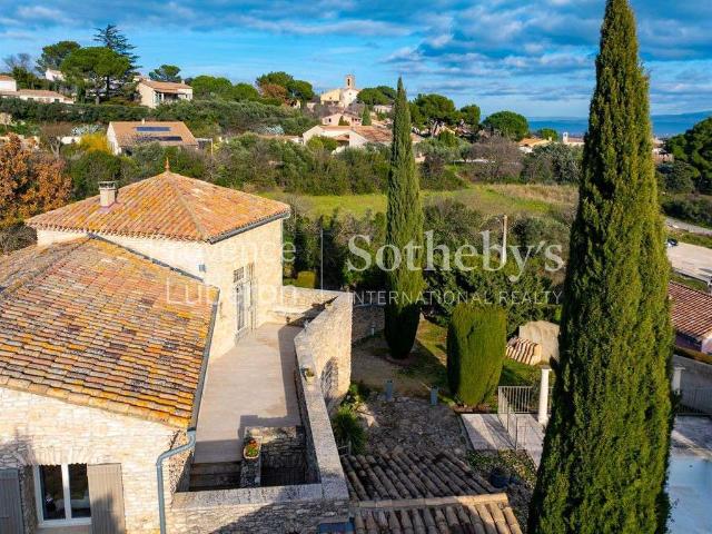 Vente maison 19 pièces Châteauneuf de Gadagne 84