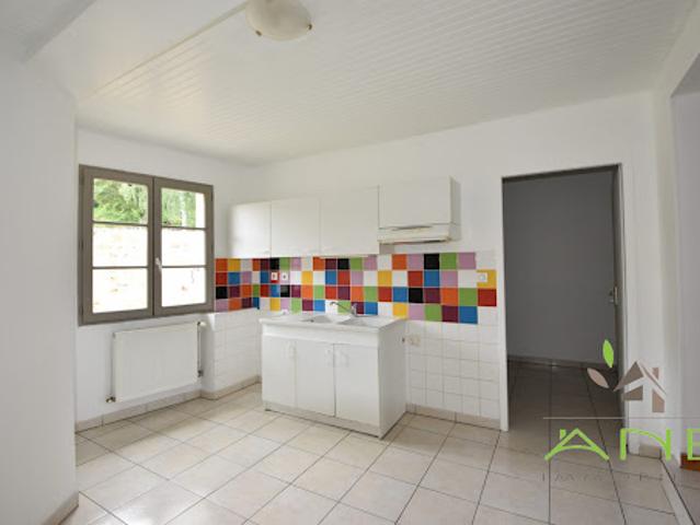 Vente Maison 19 pièces 289 m2 Montbron