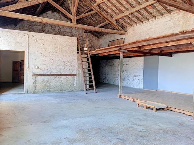 Vente Maison 1 pièce 215 m2 Jonquieres
