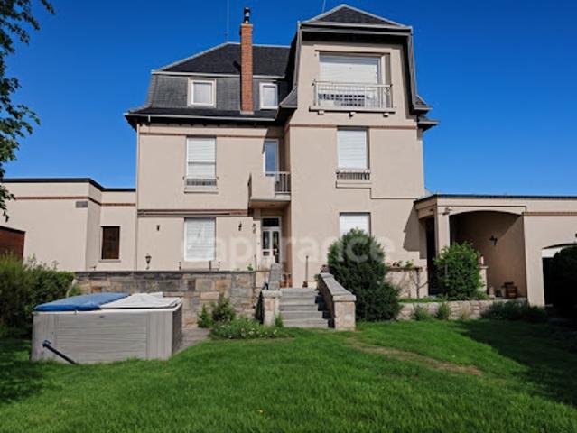 Vente Maison 1 pièce 181 m2 Maurs