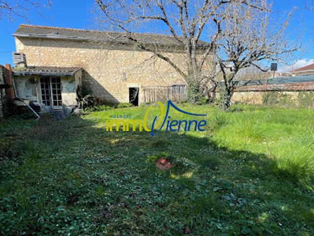 Vente Maison 1 pièce 240 m2 Saint Julien l'Ars