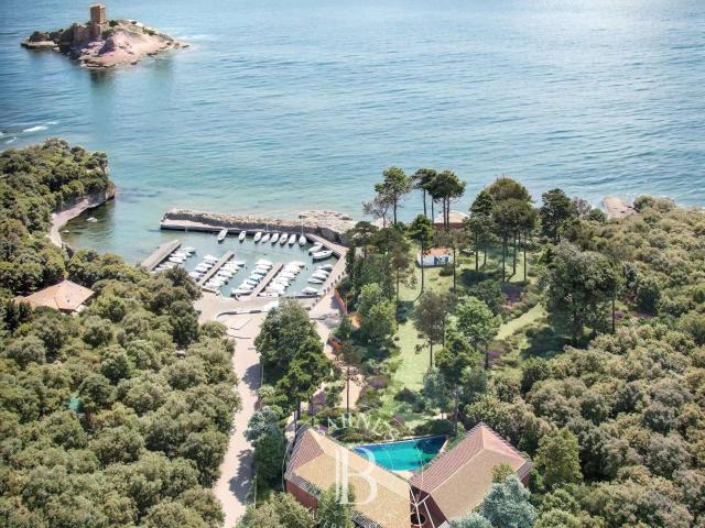Vente maison 20 pièces Saint Raphaël 83