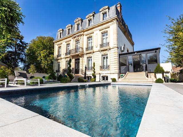 Vente Hôtel particulier 20 pièces 677 m2 Dijon