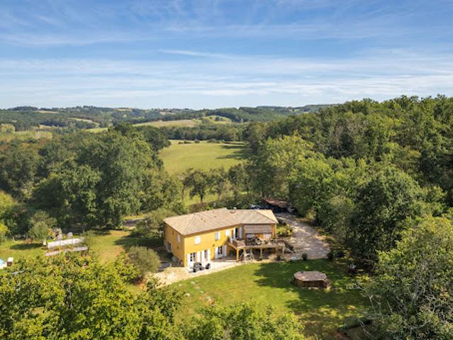 Vente Maison 21 pièces 415 m2 Hautefort