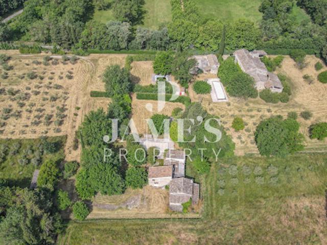 Vente Maison 22 pièces 1000 m2 Eygalières
