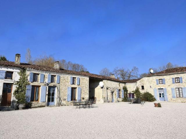 Vente maison 24 pièces Néré 17