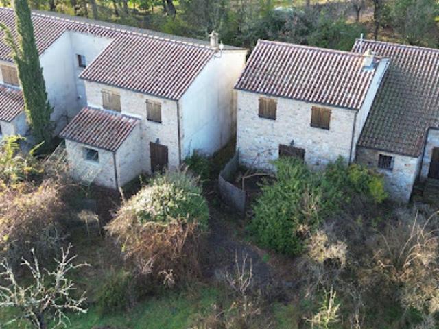 Vente Maison 2 pièces 700 m2 Lablachère