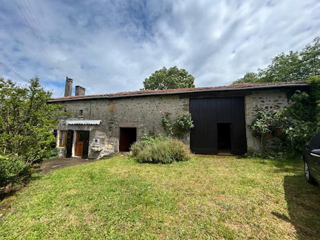 Vente Maison 2 pièces 70 m2 Chasseneuil sur Bonnieure