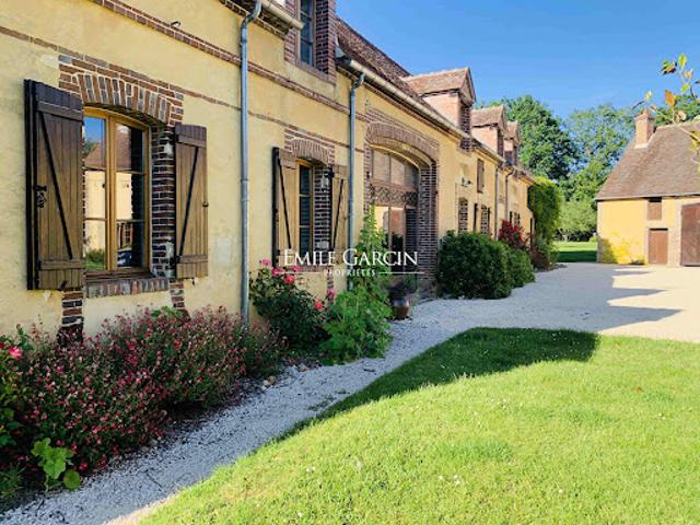 Vente Maison 30 pièces 2500 m2 Saint Sauveur en Puisaye