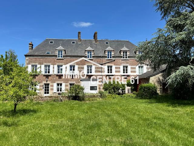 Vente Maison 34 pièces 540 m2 Carrouges
