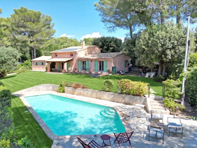 Vente maison 7 Pièce s 160m² Valbonne