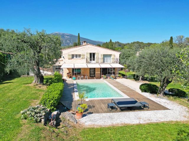 Vente maison 7 Pièce s 253m² Le Rouret