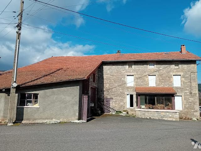 Vente Maison 7 pièces 106 m2 La Chambonie