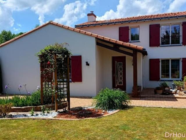 Vente Maison 7 pièces 117.11 m2 Legé
