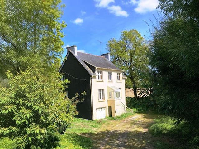 Vente Maison 7 pièces 112 m2 Maël Carhaix
