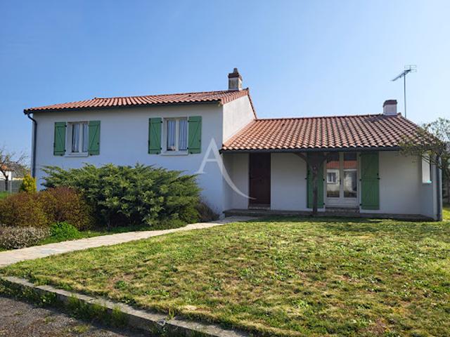 Vente Maison 7 pièces 112 m2 Saint Laurent de la Plaine