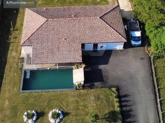 Vente Maison 7 pièces 127 m2 Casteljaloux